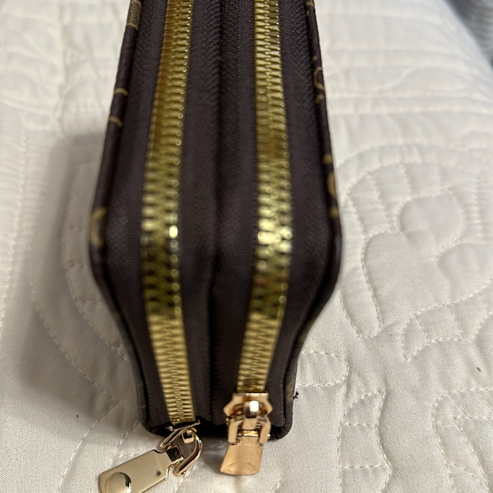 Wallet - Picture 2 of 4